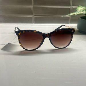 NEW Lucky Brand Cardiff Tortoise Print Sunglasses with Gold Hardware